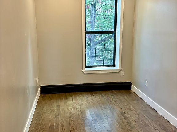 2nd image of 301 Hinsdale St #2