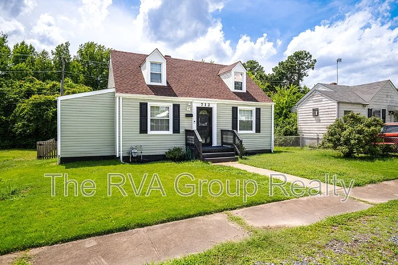 4 bed, 2.0 bath, 1597 sqft, $2,295 — Photo 2