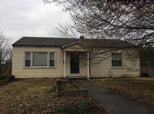 353 Red Ln, Salem, VA 24153