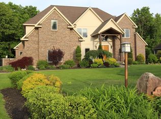 9 Blossom Hill Ct, Rexford, NY 12148