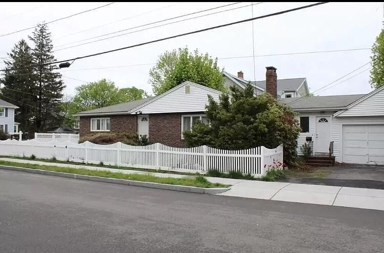 1st image of 208 Samoset Ave