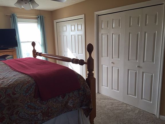 His and her closet in Master