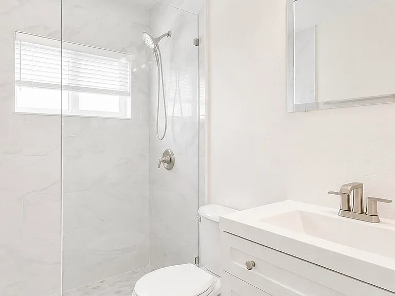 1045 NW 73rd Ave — Photo 5