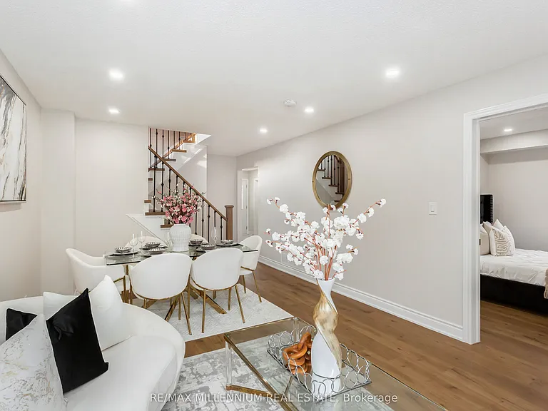 61 Mistywood Dr #UPPER — Photo 17