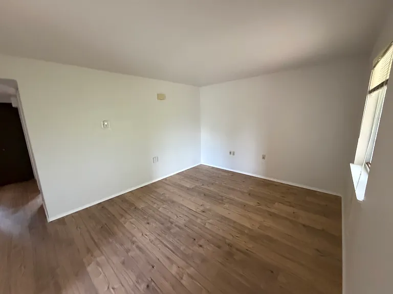 705 E Alameda St #6 — Photo 6