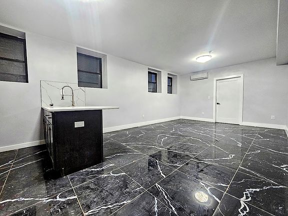 3rd image of 226 Roseville Ave #B206