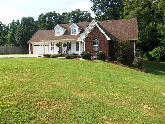 2nd image of 530 Melanie Ln