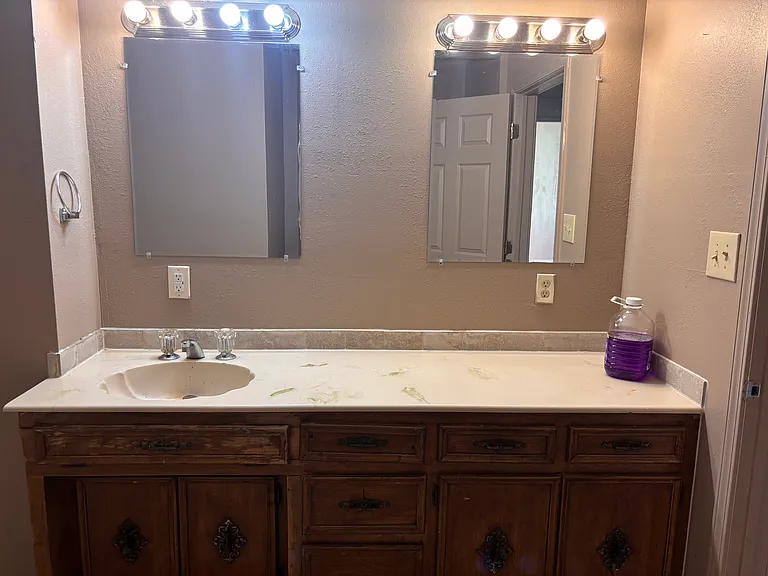 300 Rose Ln — Photo 29