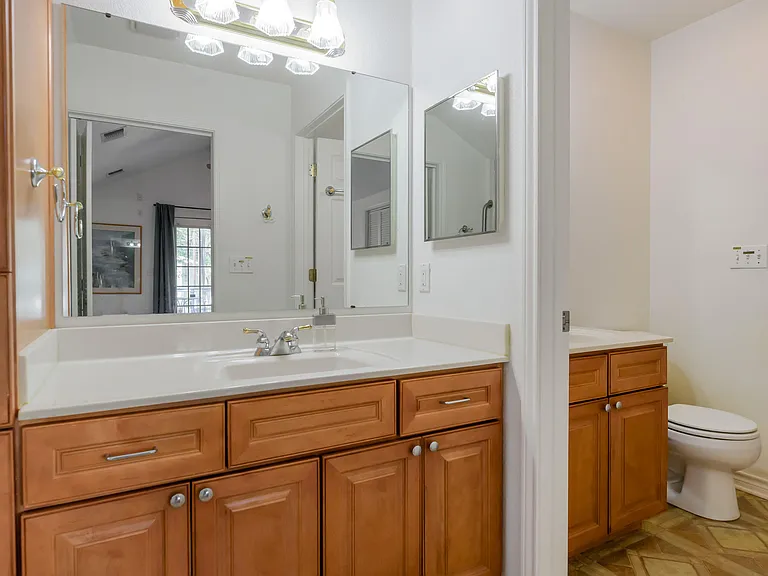 433 W San Antonio St #C — Photo 23