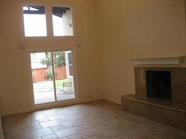 2383 Geranium St — Photo 4