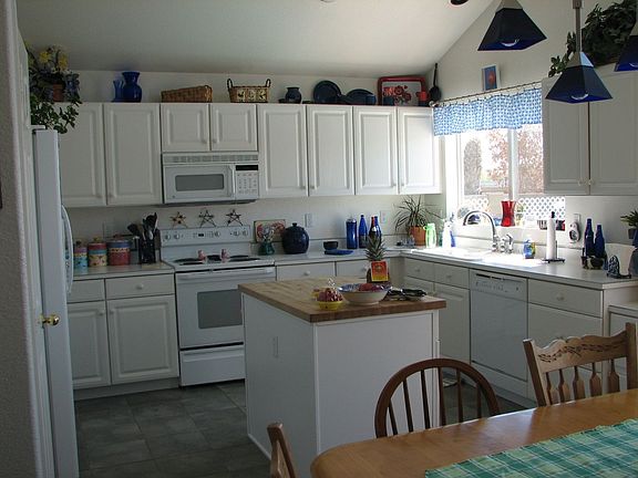 kitchen/dining