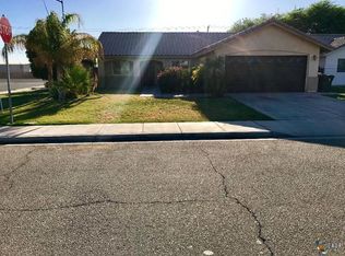 2220 Rosalyn Ave, Calexico, CA 92231