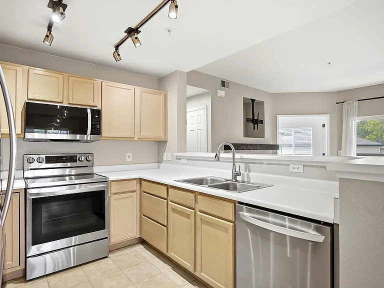 8707 E Florida Ave #707 — Photo 6