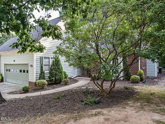 2nd image of 113 Prestwick Pl