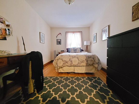 4th image of 1728 W Ainslie St