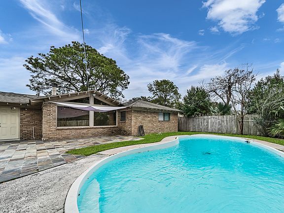 2nd image of 5807 Burlinghall Dr