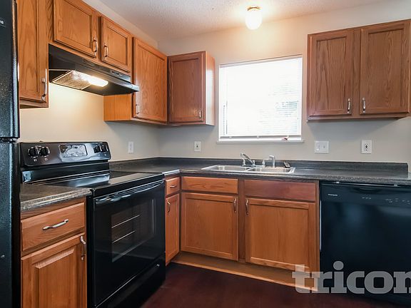 4th image of 160 Saddleridge Rd