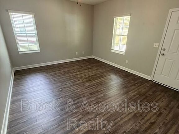3rd image of 275 Northwood Dr