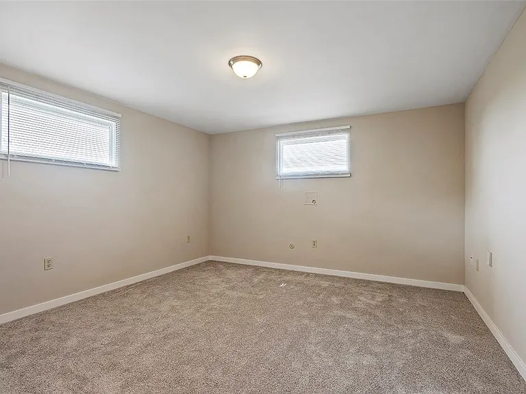 8966 Knoll St — Photo 15