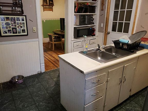 5th image of 27 Gleason St