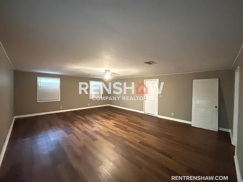 4 bed, 2.0 bath, 2000 sqft, $1,125 — Photo 4