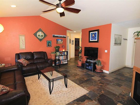 3rd image of 2710 Goldenrod Ln