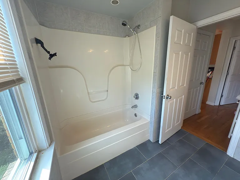486 Revere St — Photo 9
