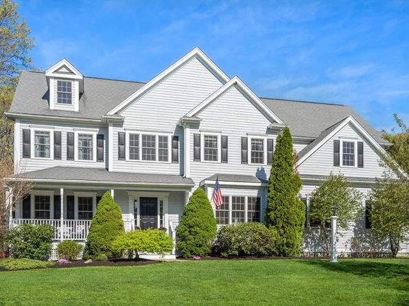 12 Donnelly Dr, Medfield, MA 02052