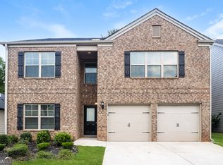 1019 Shadow Glen Dr, Fairburn, GA 30213
