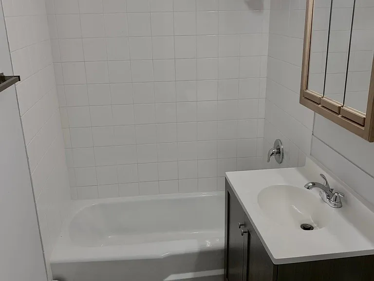 11201 S Langley Ave #2H — Photo 5