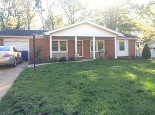 2562 Baltusrol Dr, Saint Louis, MO