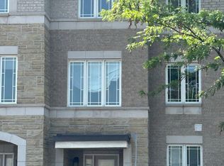 128 Centrepointe Dr #D, Ottawa, ON K2G 4N6