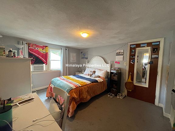 4th image of 36 Sunset Rd #2