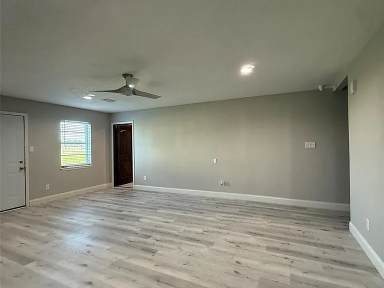 4406 Mallard Dr — Photo 5
