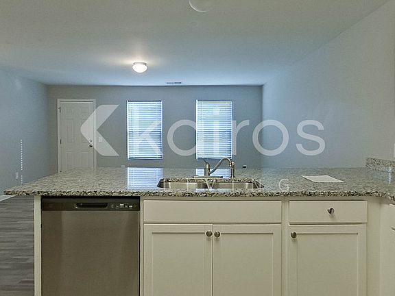 5th image of 237 Village Creek Dr