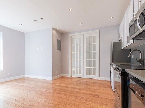 5th image of 854 W 180th St APT 4D