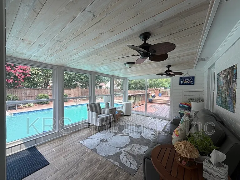 1520 Woodside Ct N — Photo 30