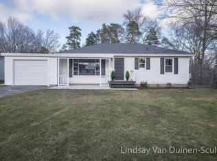 1374 Whitmore Ave NW, Grand Rapids, MI 49504