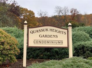 22 Pilgrim Trl APT 2, Woodbury, CT 06798