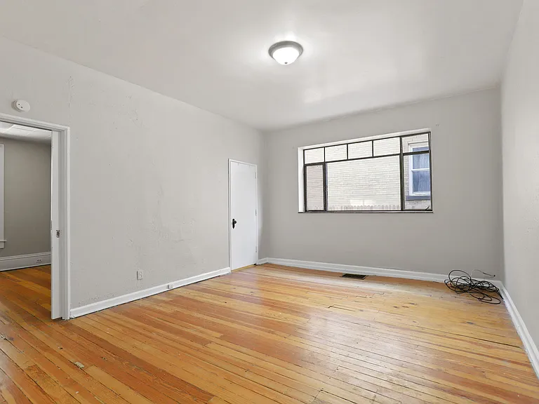 Race Street Apartments — Photo 20