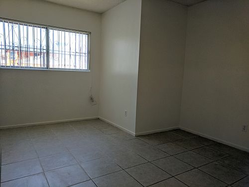 5th image of 2810 W Vernon Ave APT 01