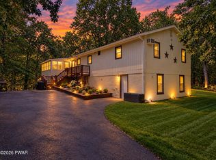 198 Edinburgh Rd, Bushkill, PA 18324