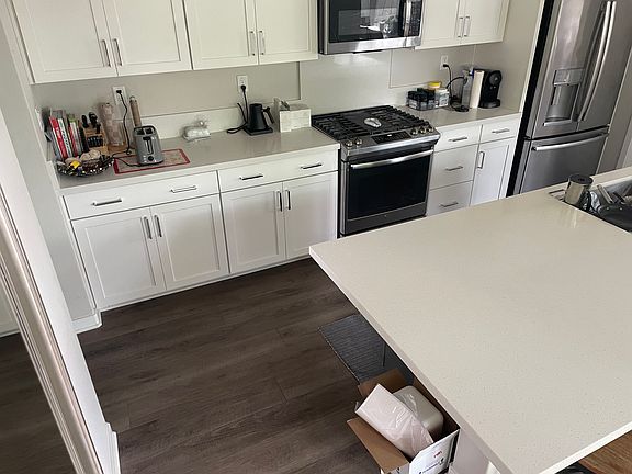 4th image of 102 Fonseca St