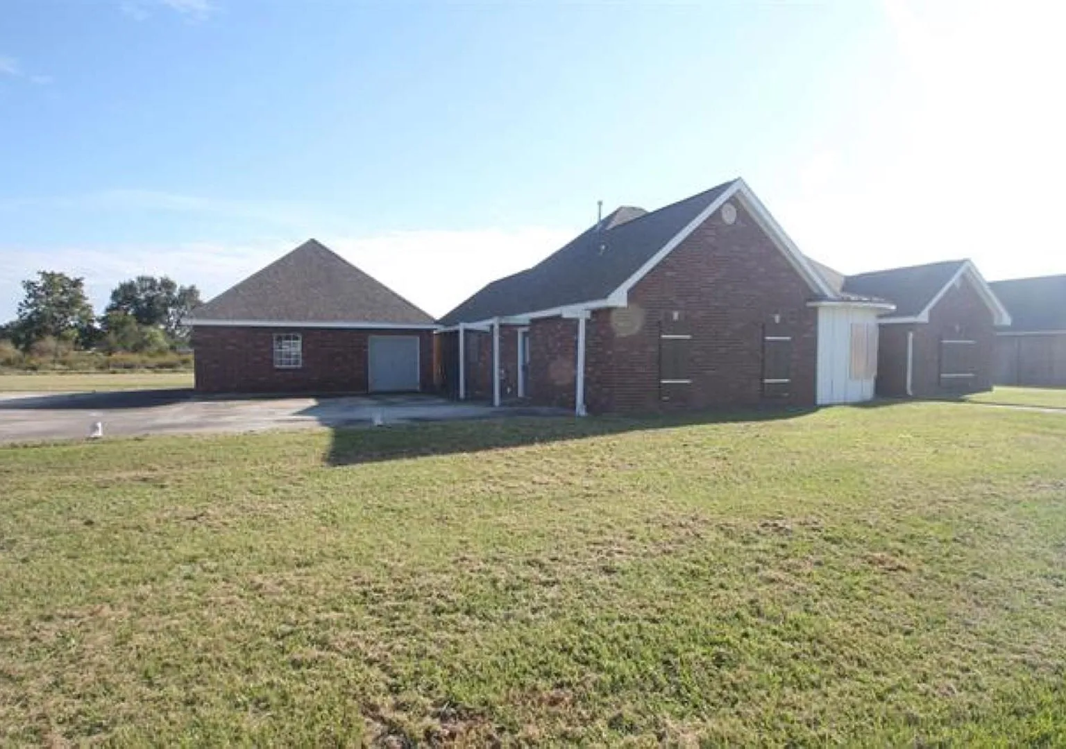 4 bed, 2000 sqft, $3,500 — Photo 1