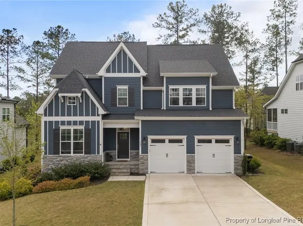 187 Scholar Dr, Spring Lake, NC 28390