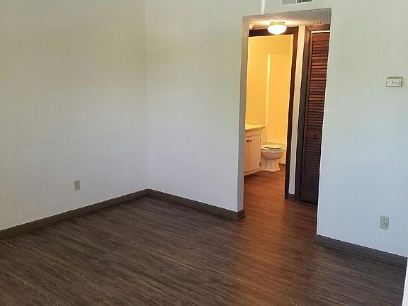 5th image of 332 Forestal Dr APT 20