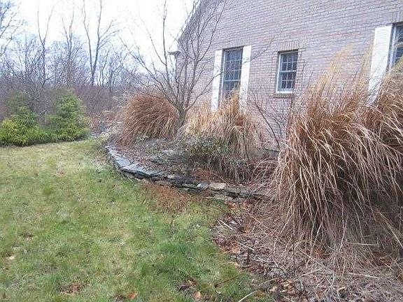 12 GAVIN DR. COLUMBIA, CT. 06237