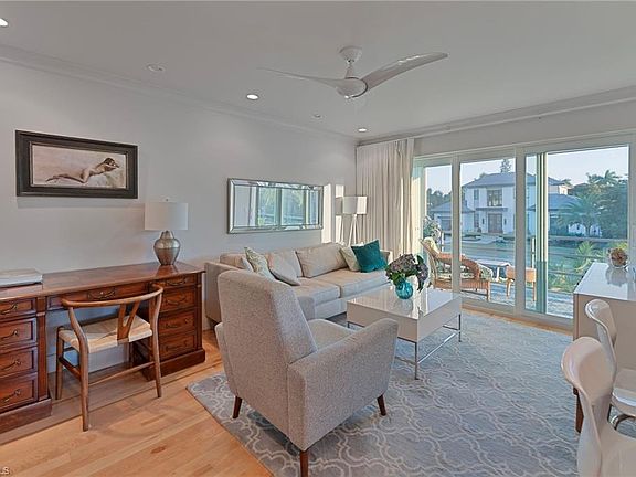 4th image of 291 8th AVE S #291B