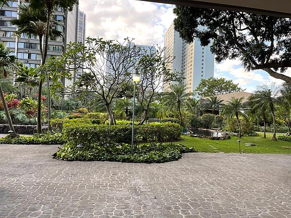 5th image of 55 S Kukui St APT D710