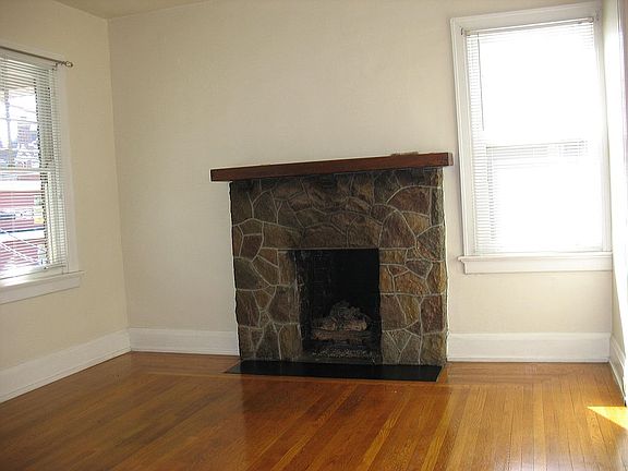 2nd image of 427-29 Sanford St